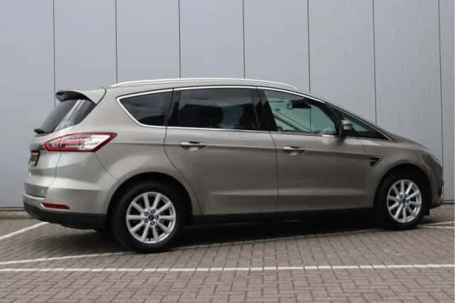 Ford S-Max (2015) thumbnail 5