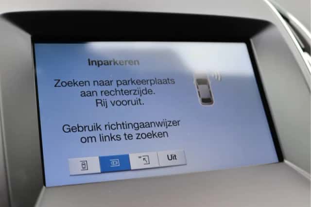 Ford S-Max (2015) thumbnail 59
