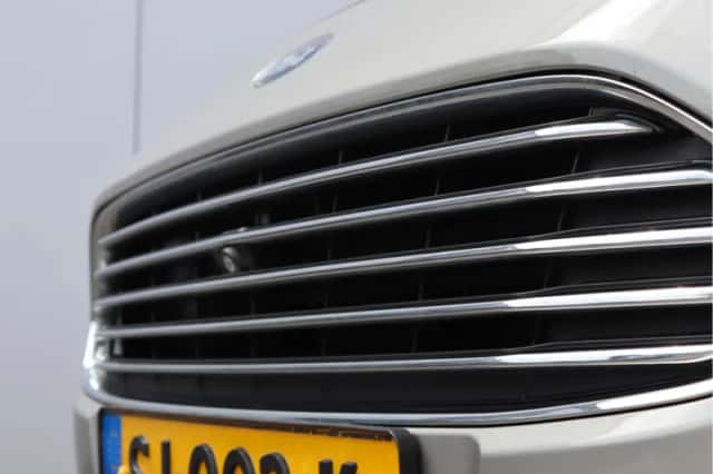 Ford S-Max (2015) thumbnail 9