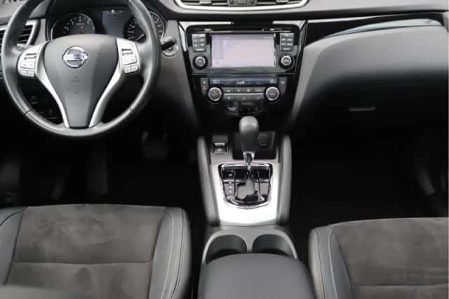 Nissan Qashqai (2017) thumbnail 3
