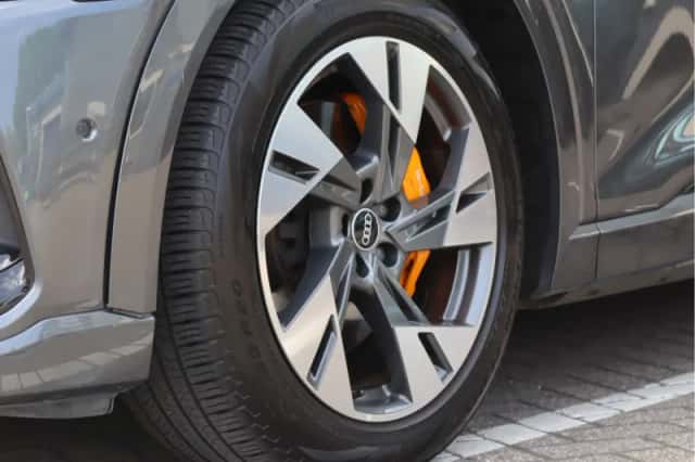 Audi e-tron (2020) thumbnail 12