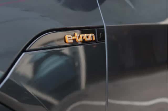 Audi e-tron (2020) thumbnail 14