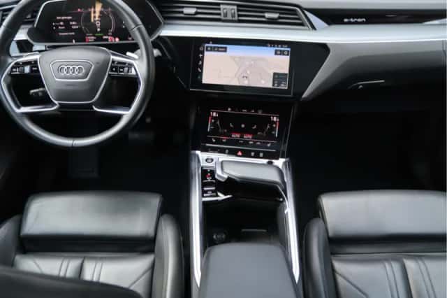 Audi e-tron (2020) thumbnail 4