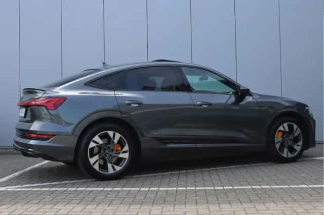 Audi e-tron (2020) thumbnail 6