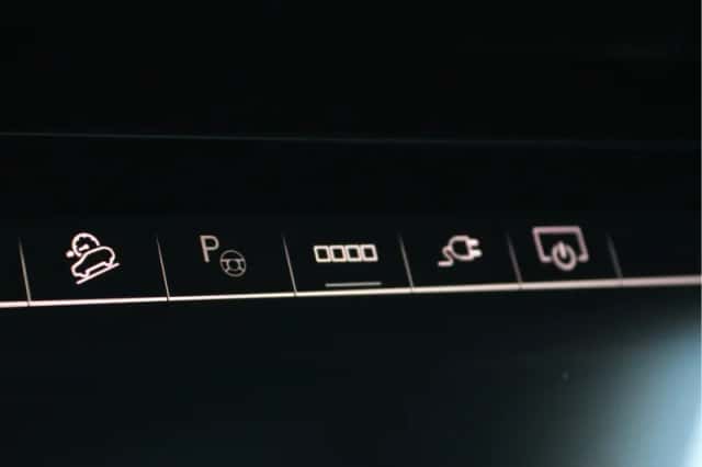 Audi e-tron (2020) thumbnail 64