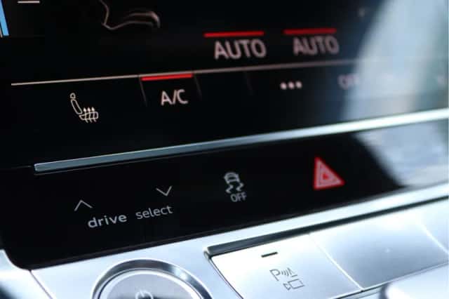 Audi e-tron (2020) thumbnail 65