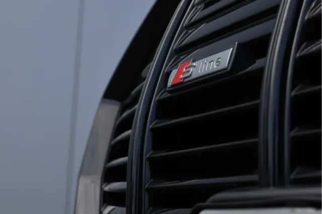 Audi e-tron (2020) thumbnail 10