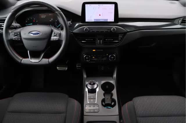 Ford Focus (2018) thumbnail 3