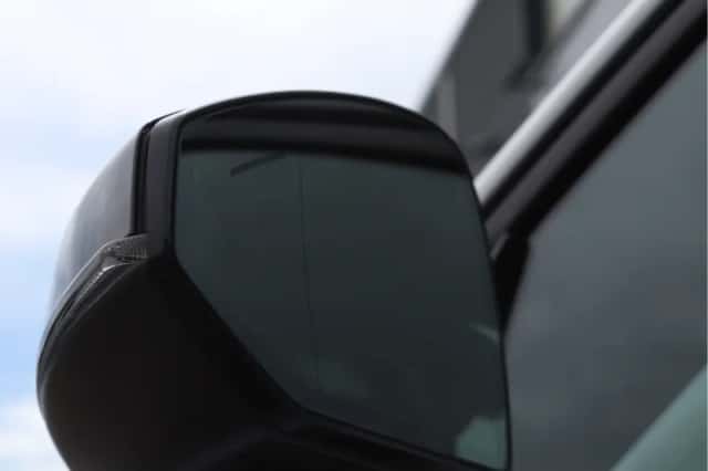 Volvo EX30 (2023) thumbnail 12