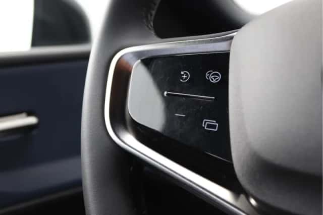 Volvo EX30 (2023) thumbnail 30
