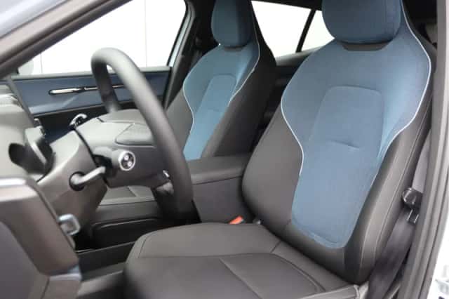Volvo EX30 (2023) thumbnail 4