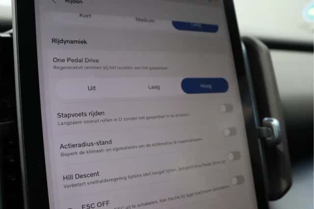 Volvo EX30 (2023) thumbnail 43