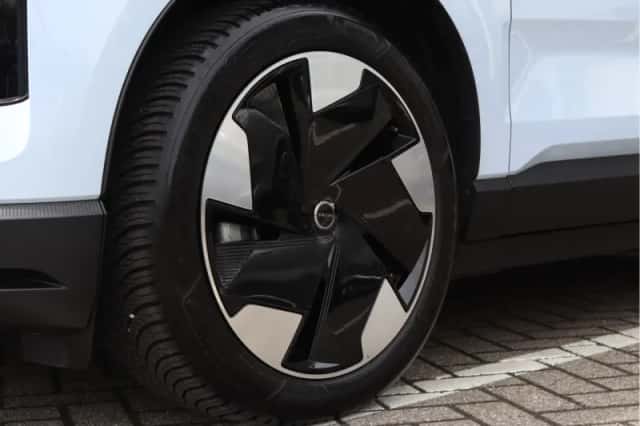 Volvo EX30 (2023) thumbnail 10