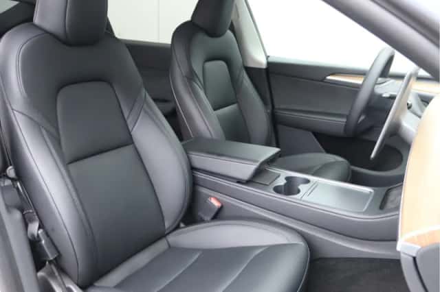 Tesla Model Y (2022) thumbnail 18