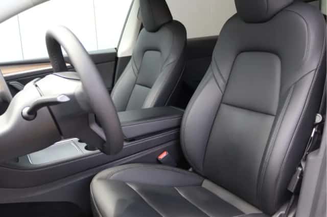 Tesla Model Y (2022) thumbnail 4
