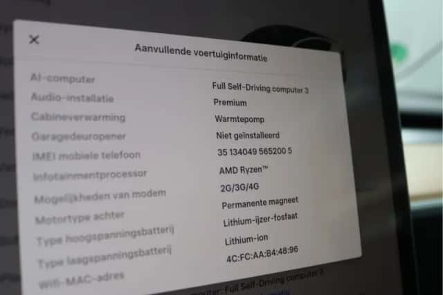 Tesla Model Y (2022) thumbnail 44