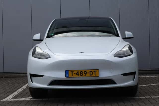 Tesla Model Y (2022) thumbnail 6