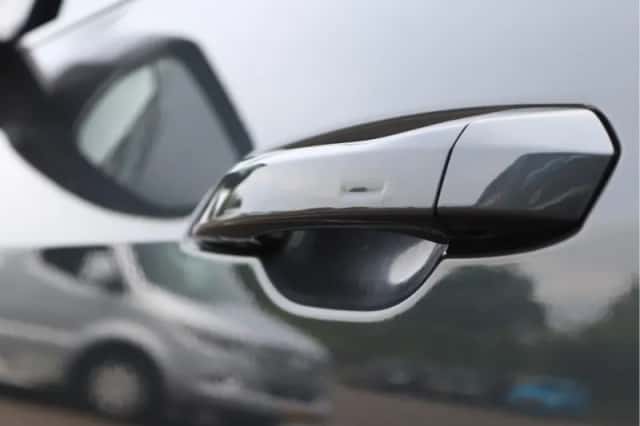 Audi e-tron (2019) thumbnail 14