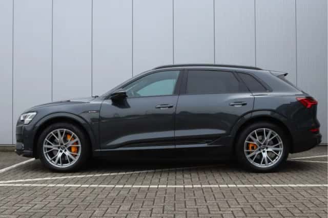 Audi e-tron (2019) thumbnail 23
