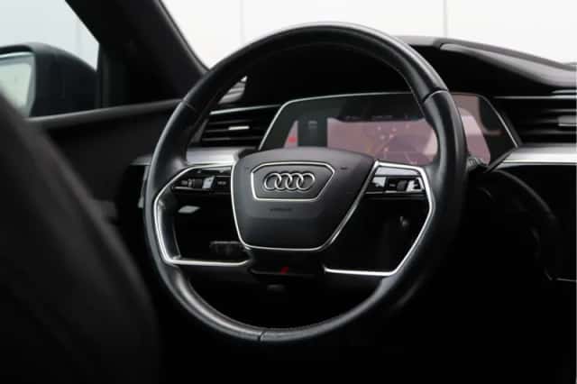 Audi e-tron (2019) thumbnail 26