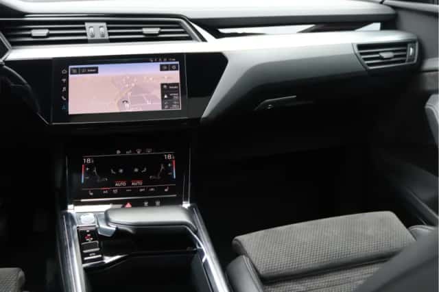 Audi e-tron (2019) thumbnail 27
