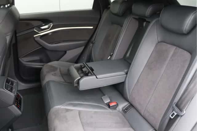 Audi e-tron (2019) thumbnail 31