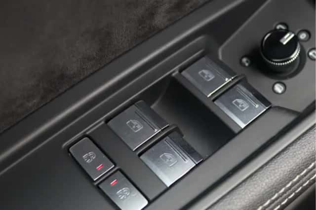 Audi e-tron (2019) thumbnail 40