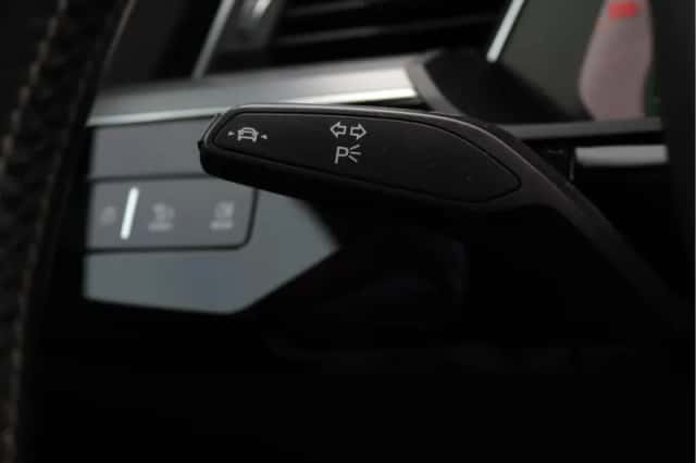 Audi e-tron (2019) thumbnail 43