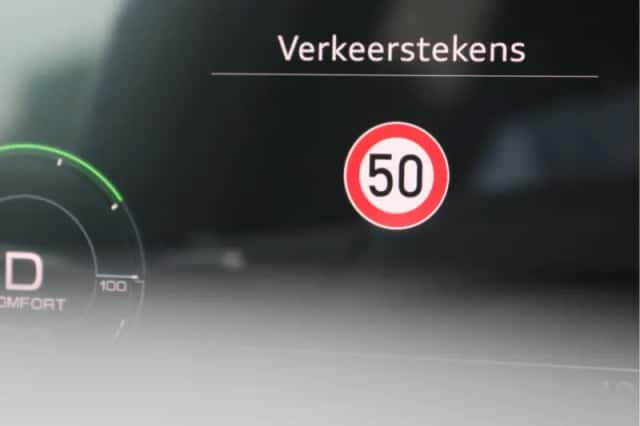Audi e-tron (2019) thumbnail 53