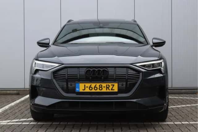 Audi e-tron (2019) thumbnail 7