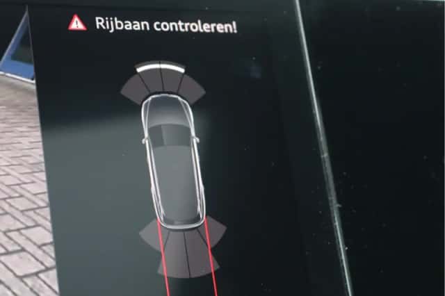 Audi e-tron (2019) thumbnail 64