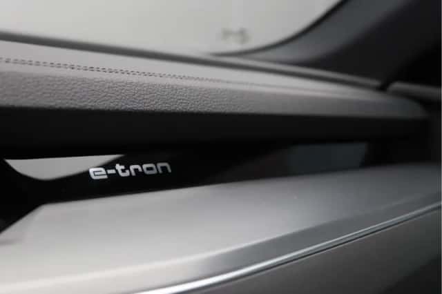 Audi e-tron (2019) thumbnail 76