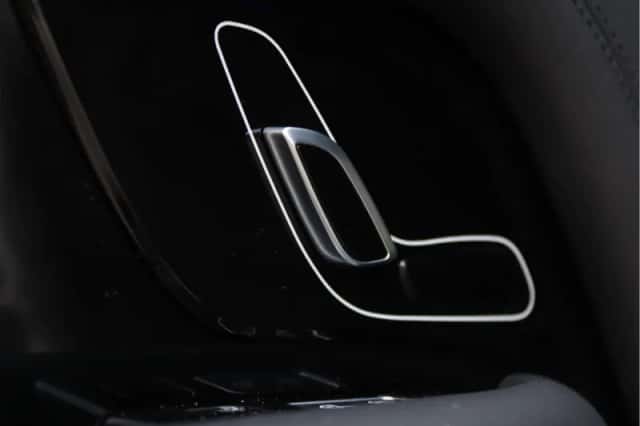 Land Rover Range Rover (2018) thumbnail 34