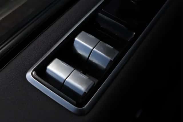 Land Rover Range Rover (2018) thumbnail 43