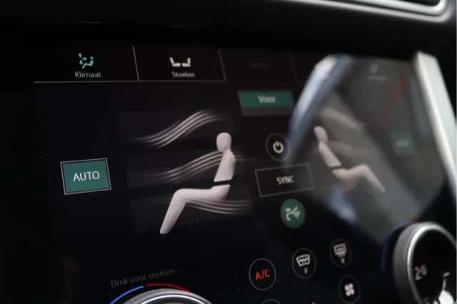 Land Rover Range Rover (2018) thumbnail 71