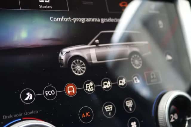 Land Rover Range Rover (2018) thumbnail 76