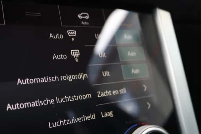 Land Rover Range Rover (2018) thumbnail 77