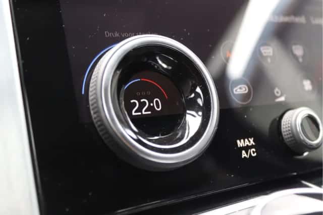 Land Rover Range Rover (2018) thumbnail 79