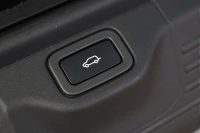 Land Rover Range Rover (2018) thumbnail 92