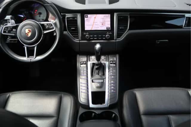 Porsche Macan (2014) thumbnail 3