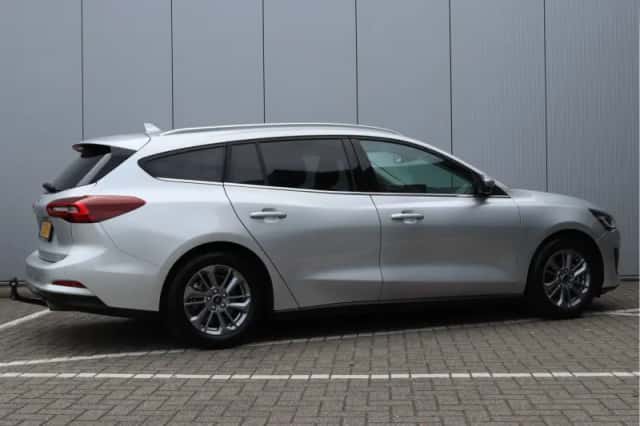 Ford Focus (2024) thumbnail 5