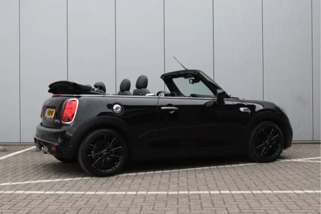 MINI Cabrio (2019) thumbnail 5