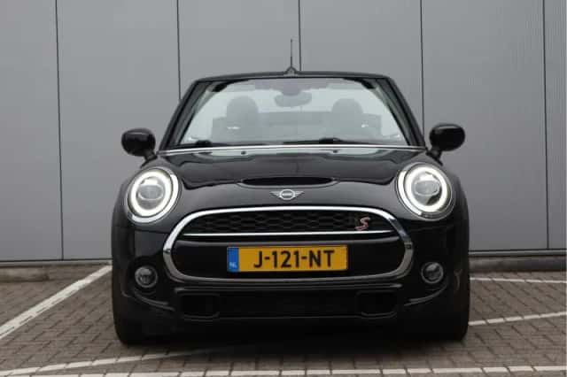 MINI Cabrio (2019) thumbnail 6
