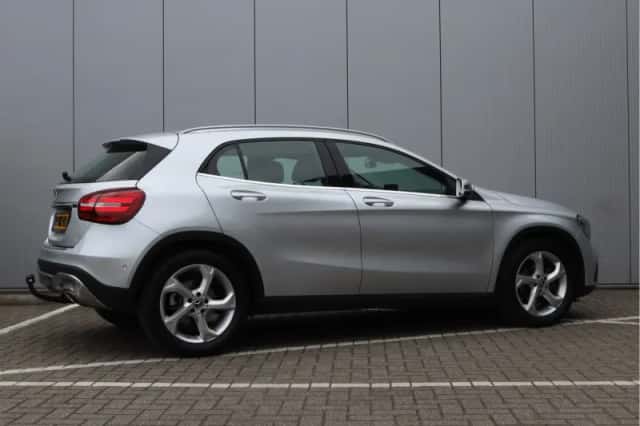 Mercedes-Benz GLA (2018) thumbnail 5