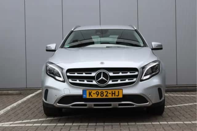 Mercedes-Benz GLA (2018) thumbnail 6