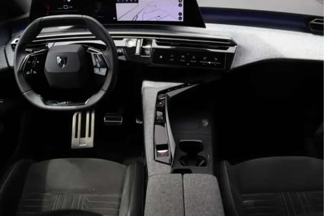 Peugeot E-5008 (2024) thumbnail 4