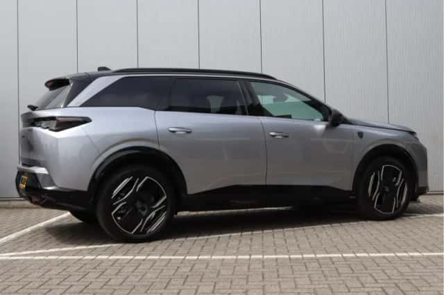 Peugeot E-5008 (2024) thumbnail 6