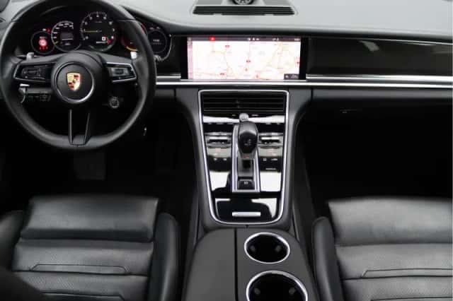 Porsche Panamera (2020) thumbnail 4