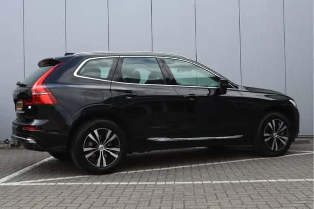 Volvo XC60 (2022) thumbnail 6