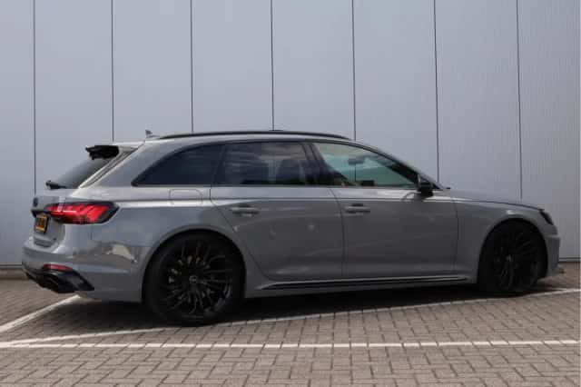 Audi A4 (2019) thumbnail 5